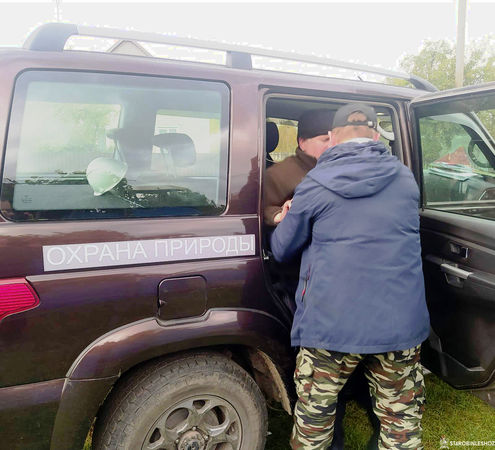 Почти сутки работники Старобинского лесхоза участвовали в поиске человека в лесу