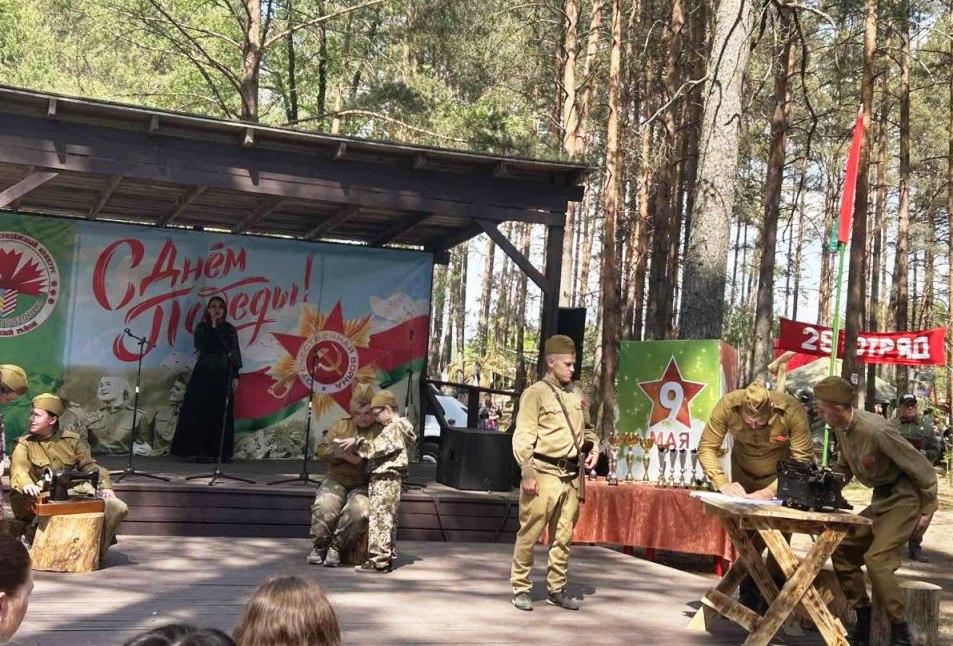 КРАСНАЯ ГВОЗДИКА