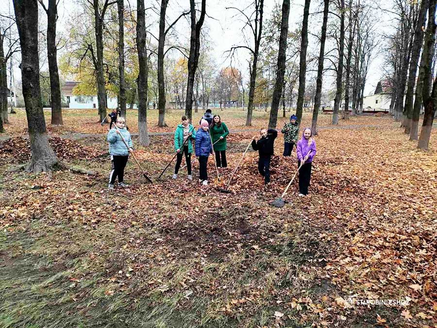 СНа территории Сковшинского лесничества школьники наводят порядок
