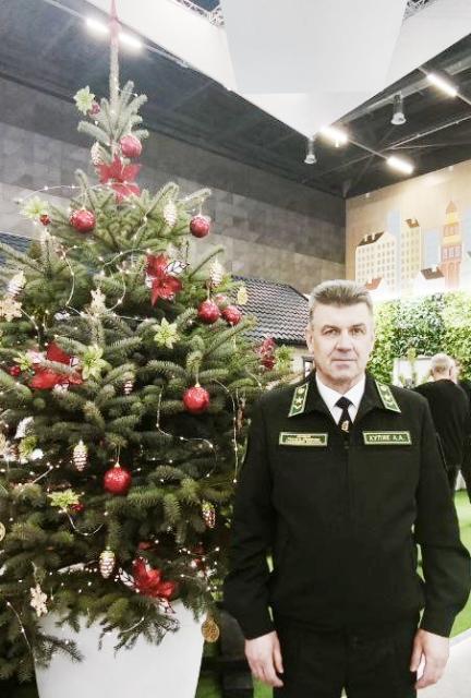 "Были сплоченными и сильными". Александр Кулик поздравил работников отрасли с наступающим Новым годом и Рождеством