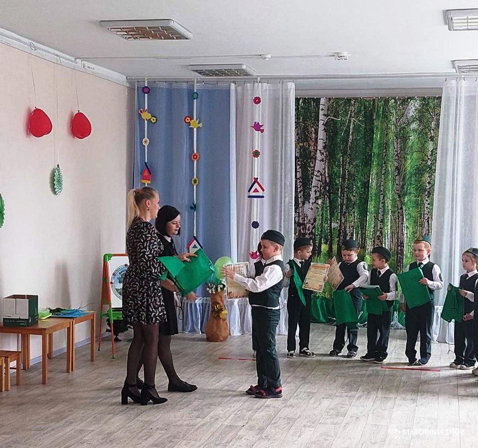 НОВАЯ СМЕНА ЮНЫХ ЛЕСОВОДОВ