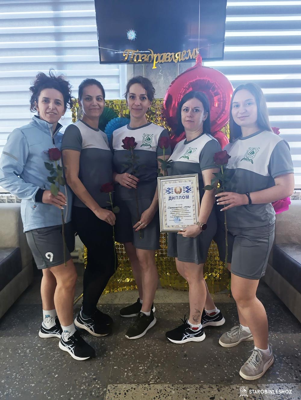 СПОРТИВНЫЙ ПРАЗДНИК "НАШИ МАМЫ - СПОРТИВНЫЕ ДАМЫ!