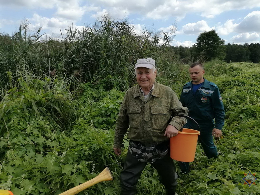 Работники МЧС и лесхоза нашли потерявшегося в Солигорском районе пенсионера