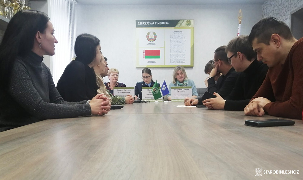 Профсоюз совместно с прокуратурой  проконсультировали  работников Старобинского лесхоза